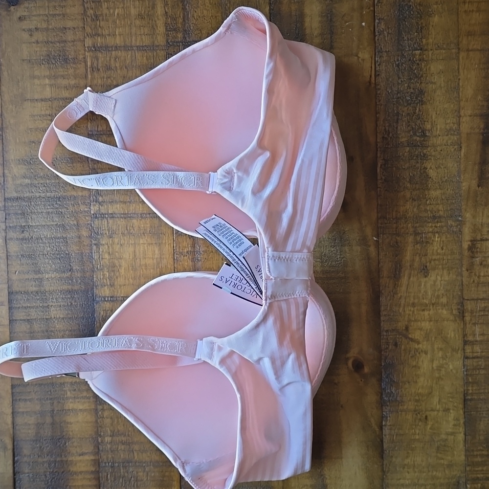 Victoria's Secret Light Pink Bra Size 36C ⭐️NWT⭐️ - Picture 2 of 4